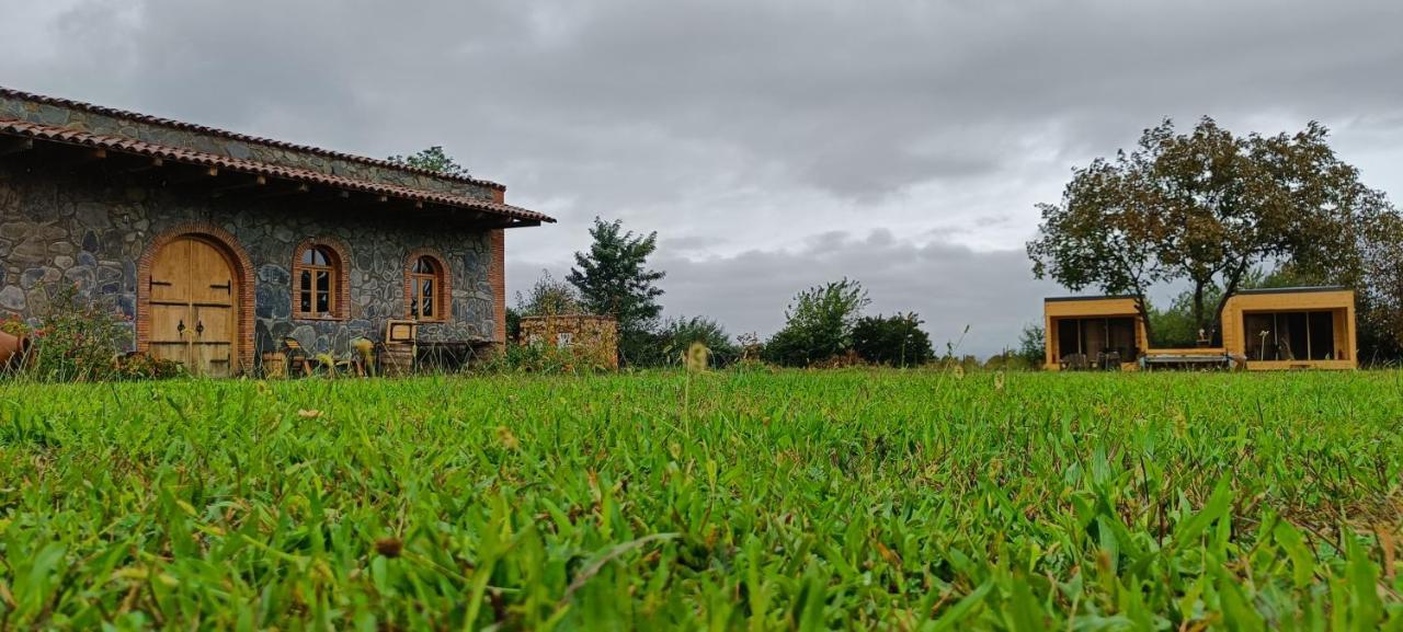 קווארלי Chubini Winery & Cabins מראה חיצוני תמונה