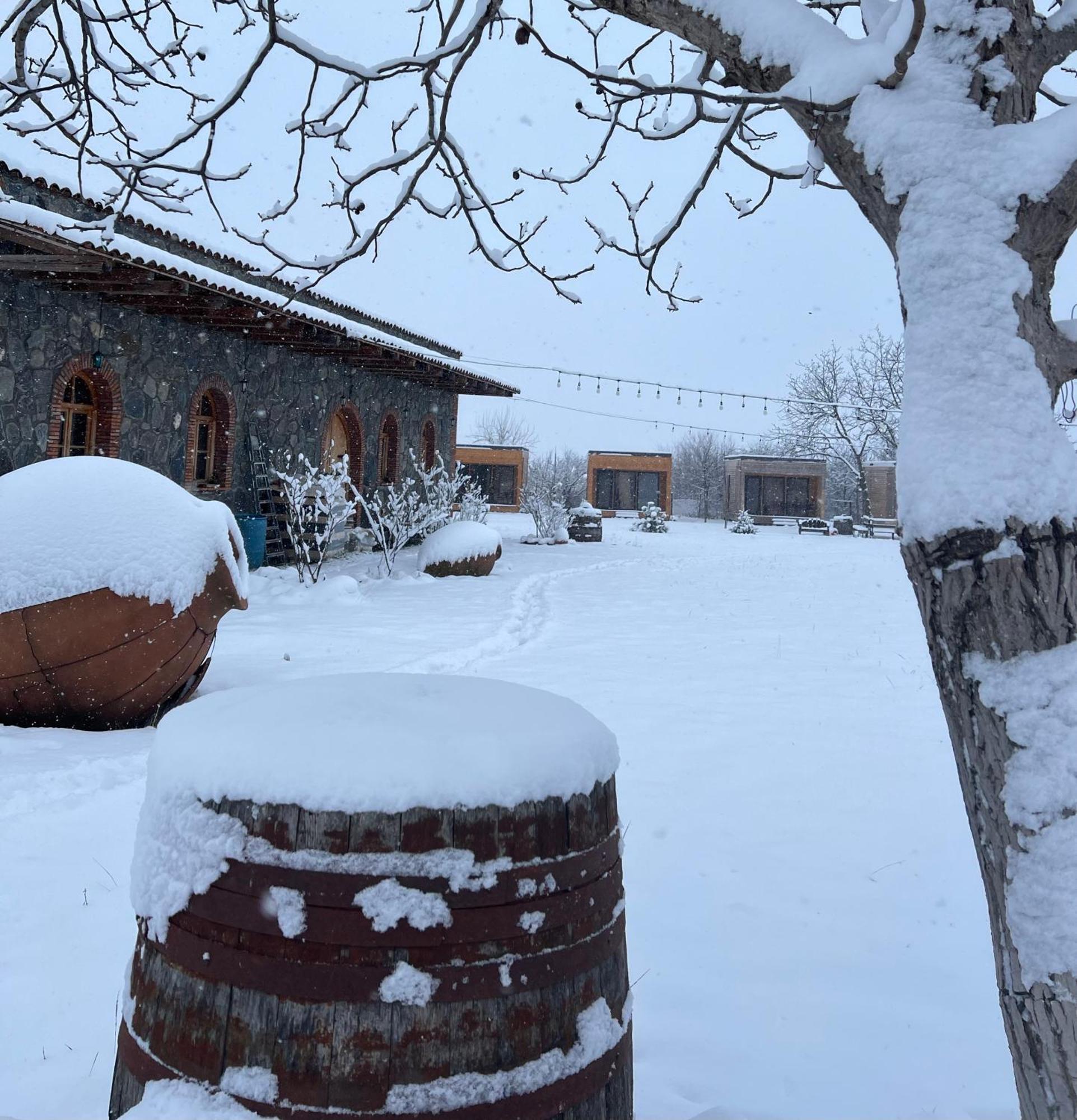 קווארלי Chubini Winery & Cabins מראה חיצוני תמונה